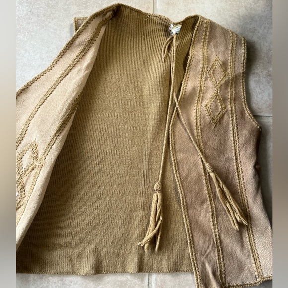 Suede Vest - Picture 3 of 4